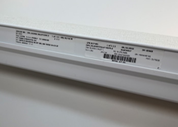 photo of label on headrail