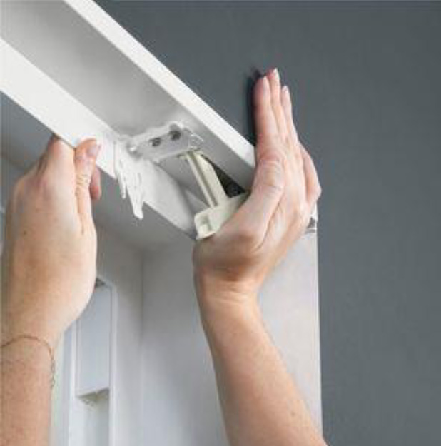 no-drill, no-tool blinds headrail